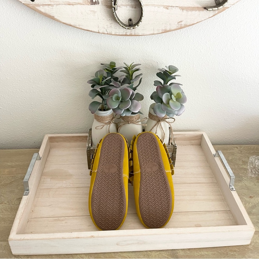 Monkey Feet Mustard Fur Moccasins - Picture 3 of 4